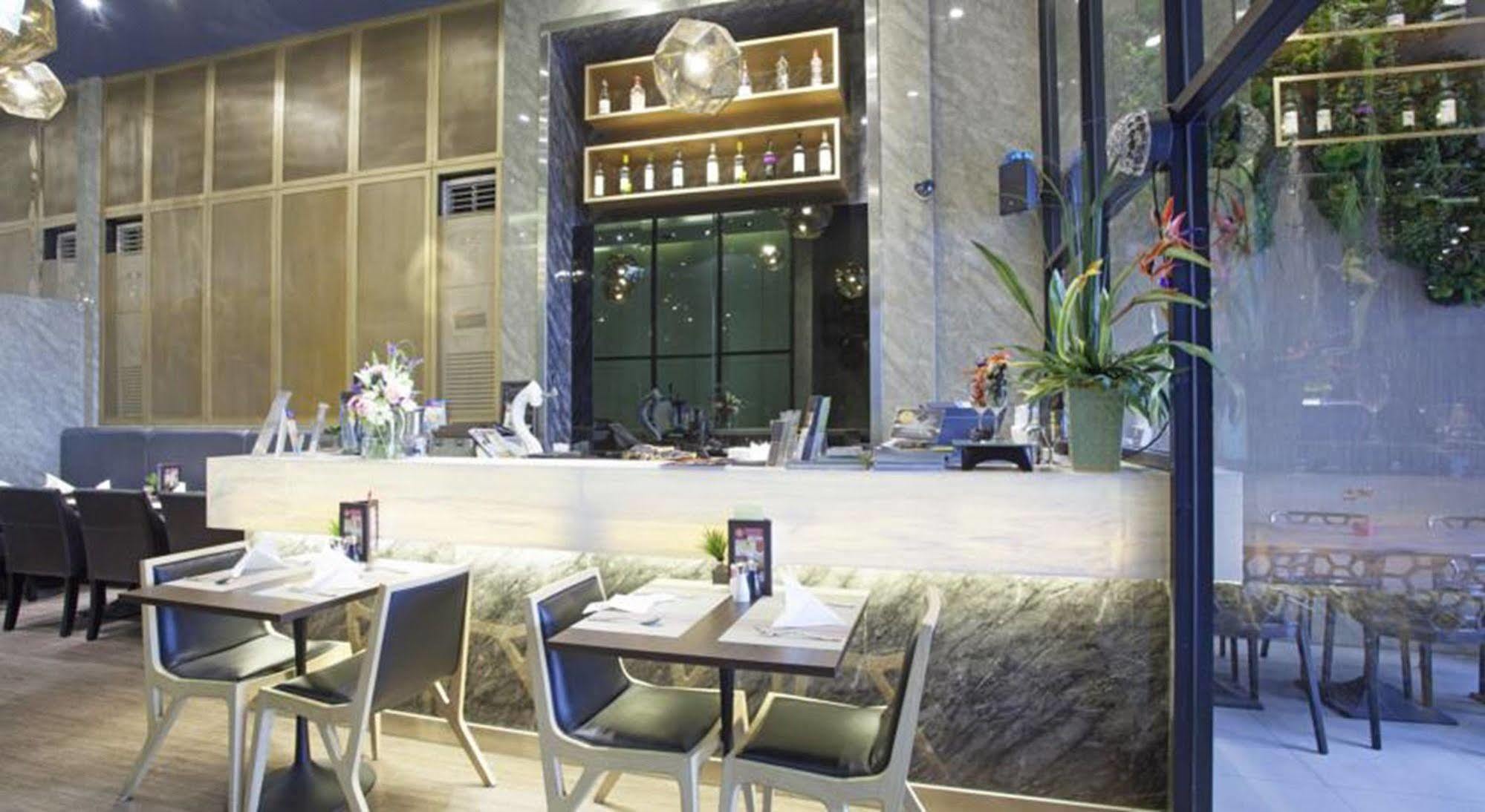 V Residence Bangkok Banguecoque Exterior foto